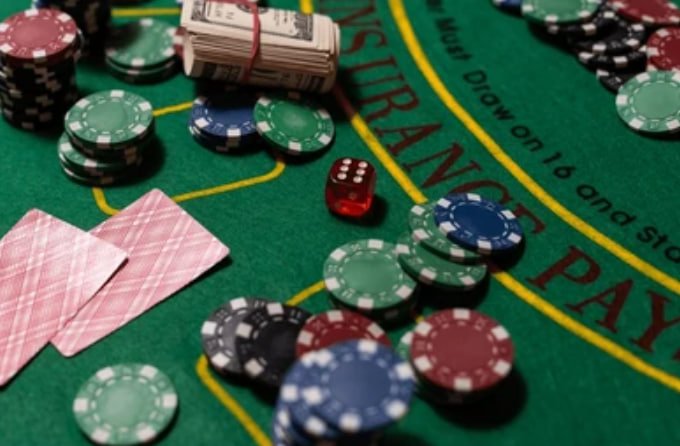 Giao diện chính trên thiết bị di động của nền tảng caxeng với nhiều trò chơi thể thao và casino